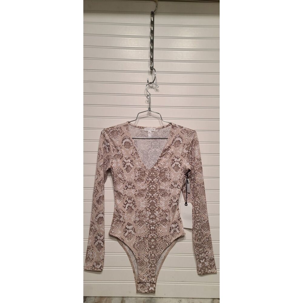Leith Long-Sleeve Bodysuit Snakeskin Print/V-Neckline/Snap Closure Size XS NWT